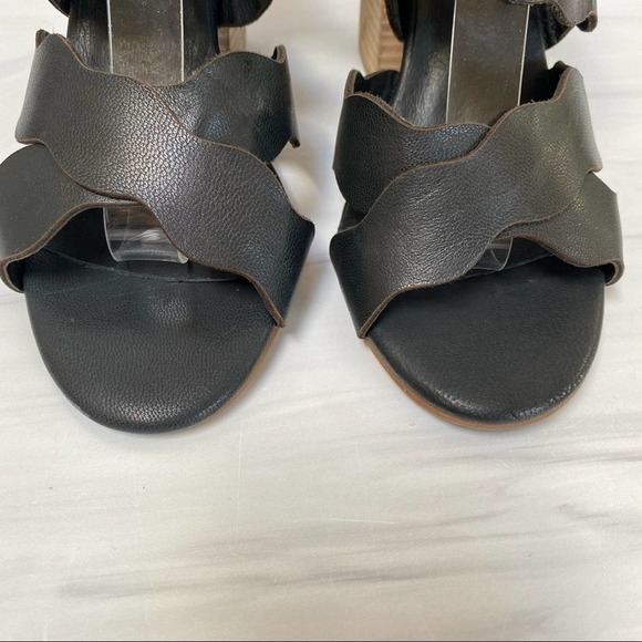 ANTELOPE Black Leather Scallop Crossover Sandals Size 8 - Picture 4 of 14